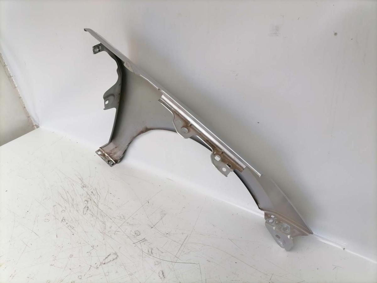 Ford Fiesta MK7 original Kotflügel vorn links Polar Silber Metallic Bj.2018